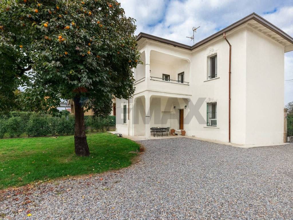 Casa indipendente a Cairate in Via Bozzoni, 13 - Foto 2