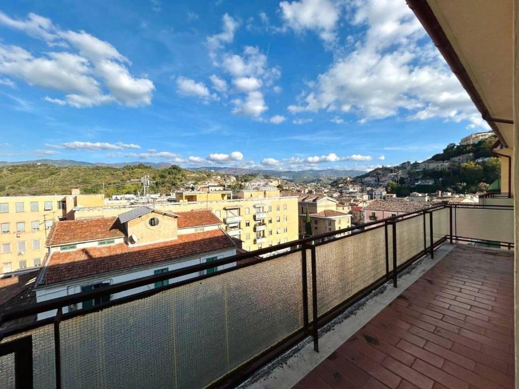 Appartamento a Cosenza in Via Monte Baldo, 18 - Foto 2