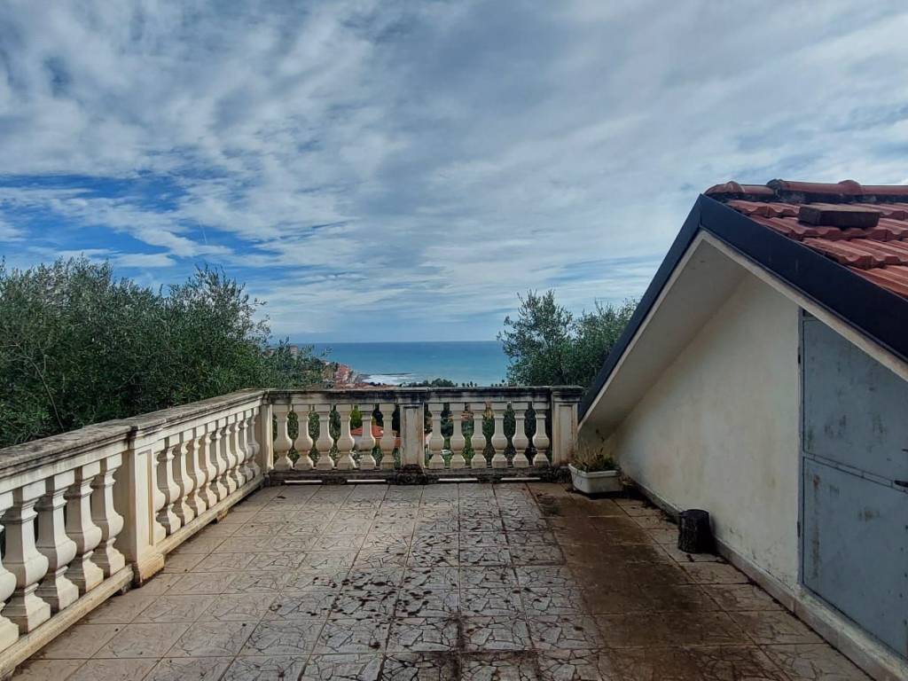 Villetta a schiera a Imperia in Strada Poggi, 95 - Foto 4