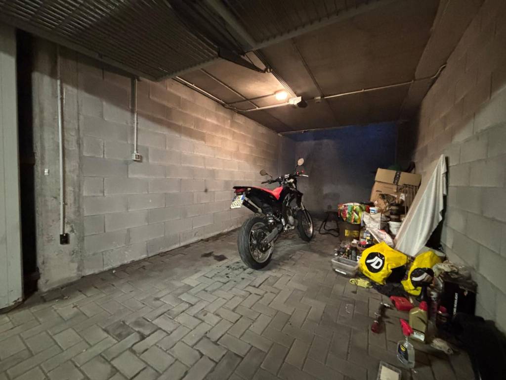Box / garage a Sarzana in Via Brigata Partigiana Ugo Muccini, 34 - Foto 2
