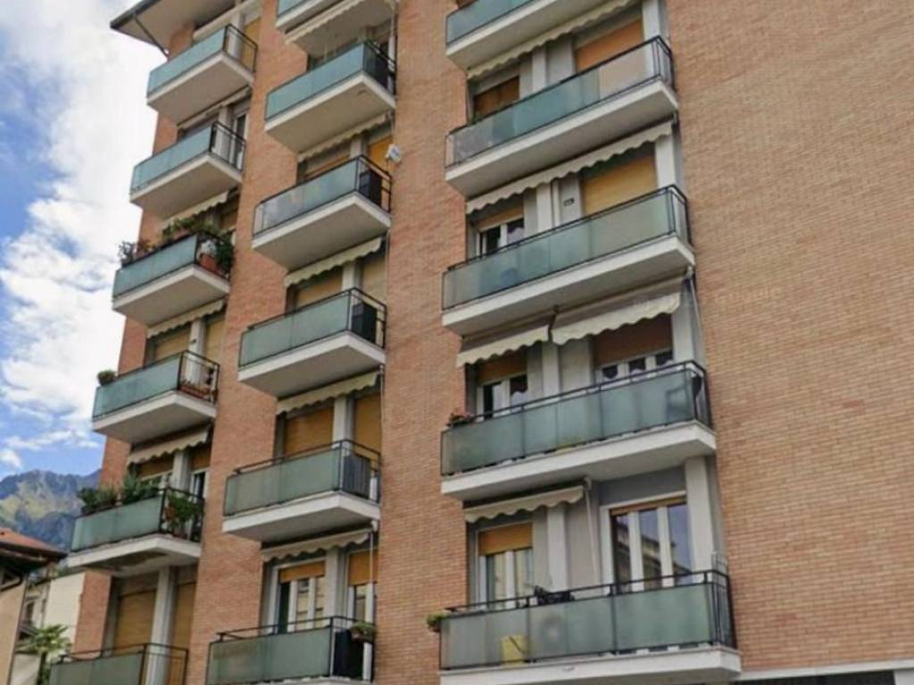 Appartamento a Mandello del lario in Via Dante Alighieri, 80 - Foto 2