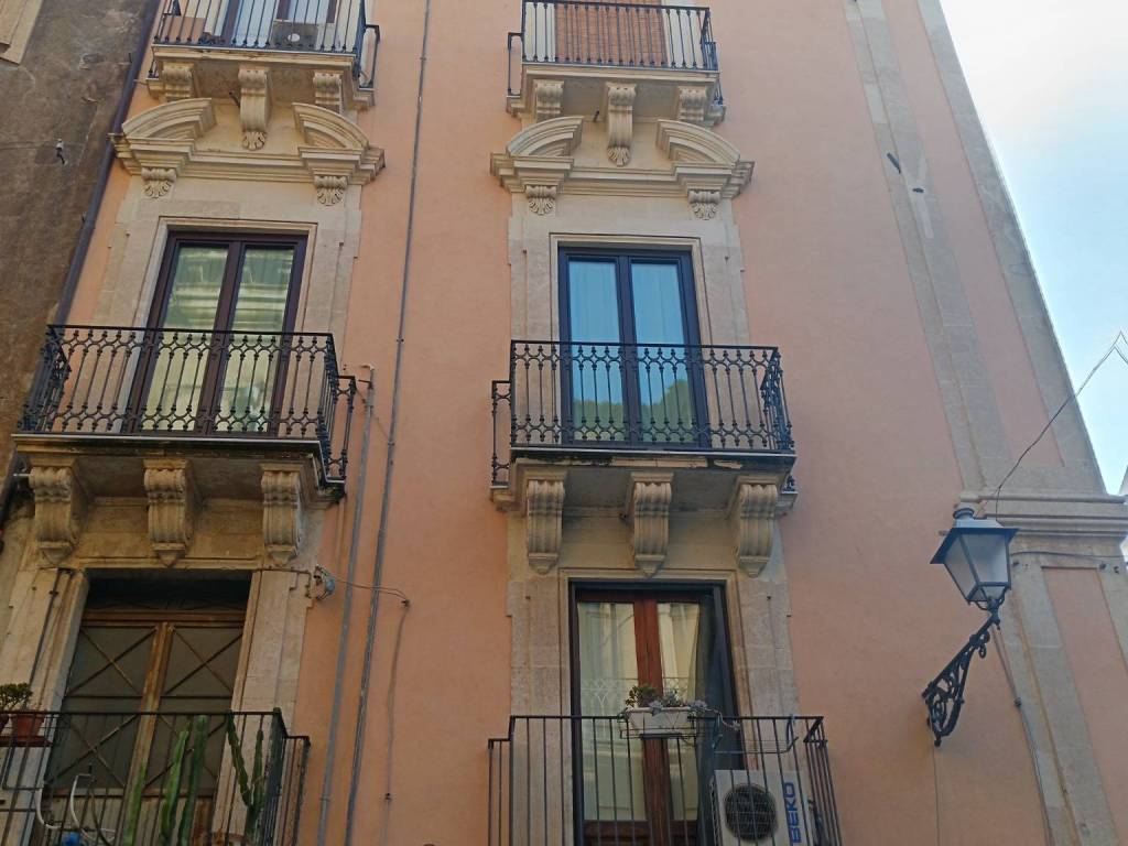 Appartamento a Catania in Via San Martino, 4 - Foto 2