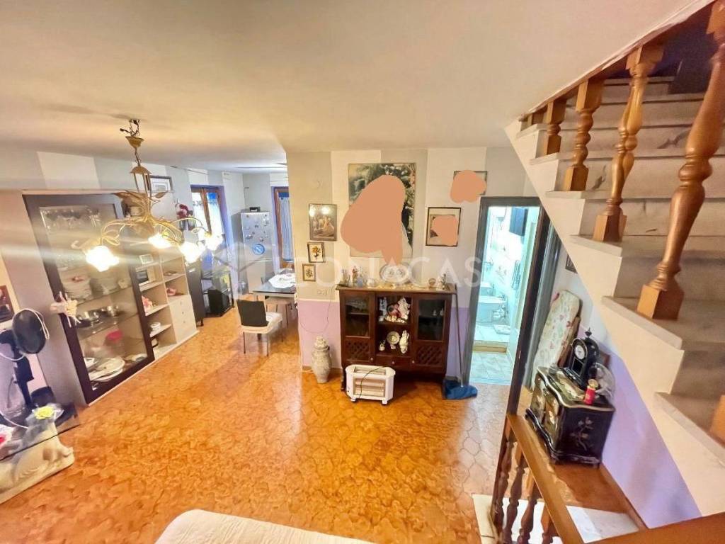 Appartamento a Castel volturno in Viale Giacomo Filippo Parodi - Foto 5
