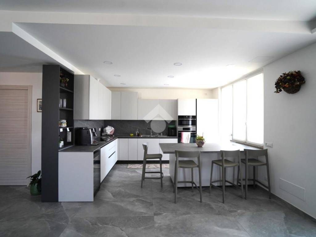 Appartamento a Erba in Via Trieste, 17 - Foto 4