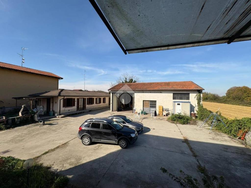 Villa a Cassolnovo in Via Delle Noci, 24 - Foto 2