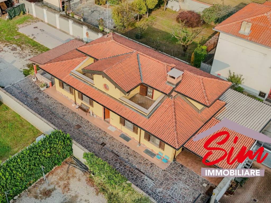 Villa a Galliate in Via XXV Aprile, 61C - Foto 2