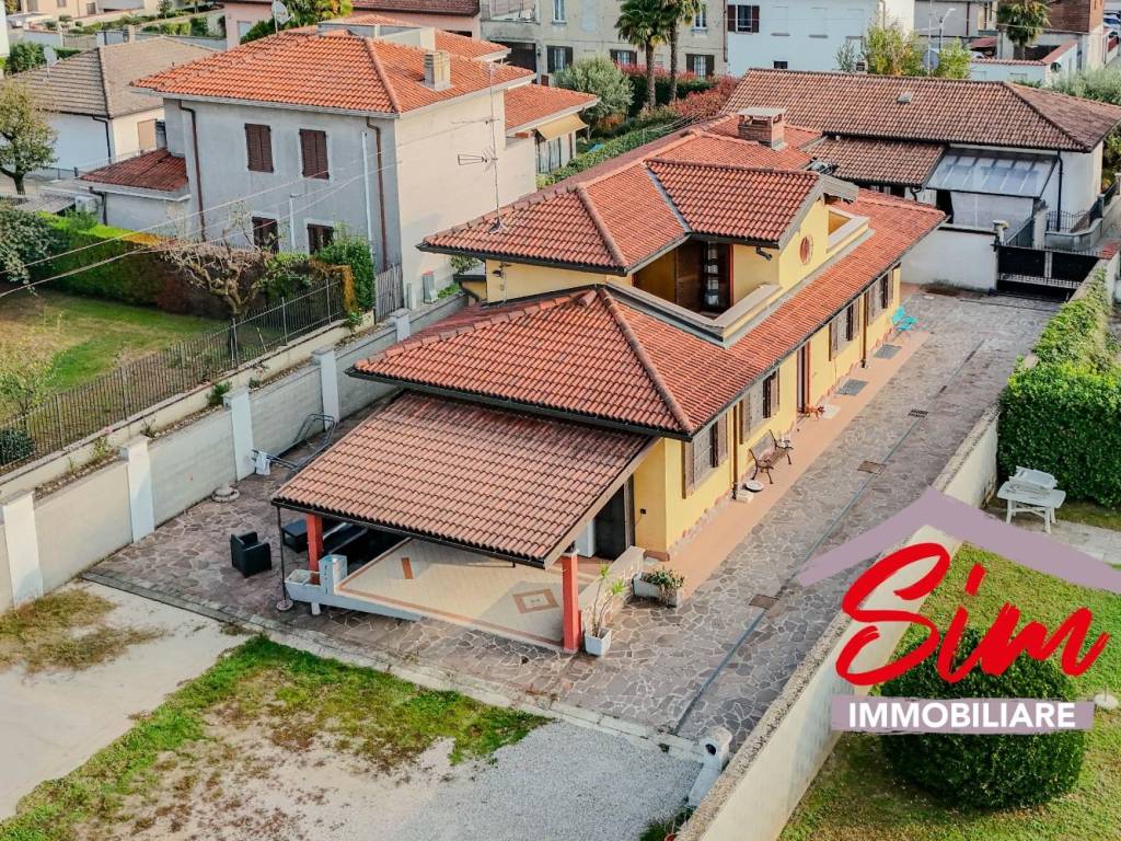 Villa a Galliate in Via XXV Aprile, 61C - Foto 4