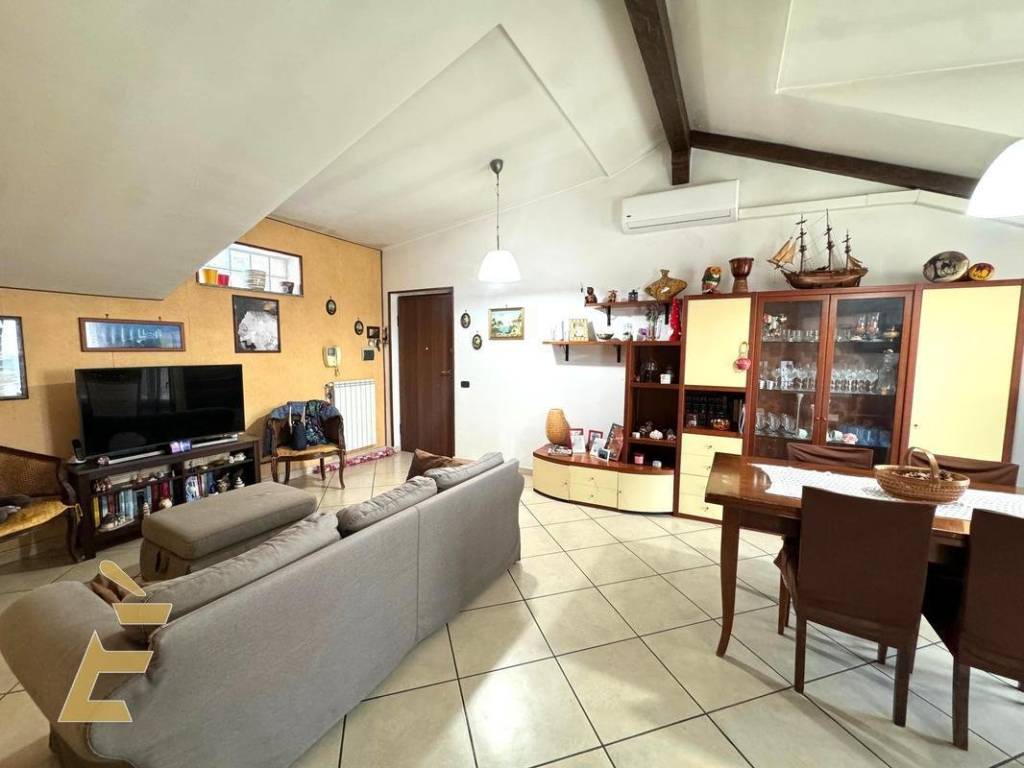 Appartamento a Acerra in Via Tommaso Albarella, 7 - Foto 2