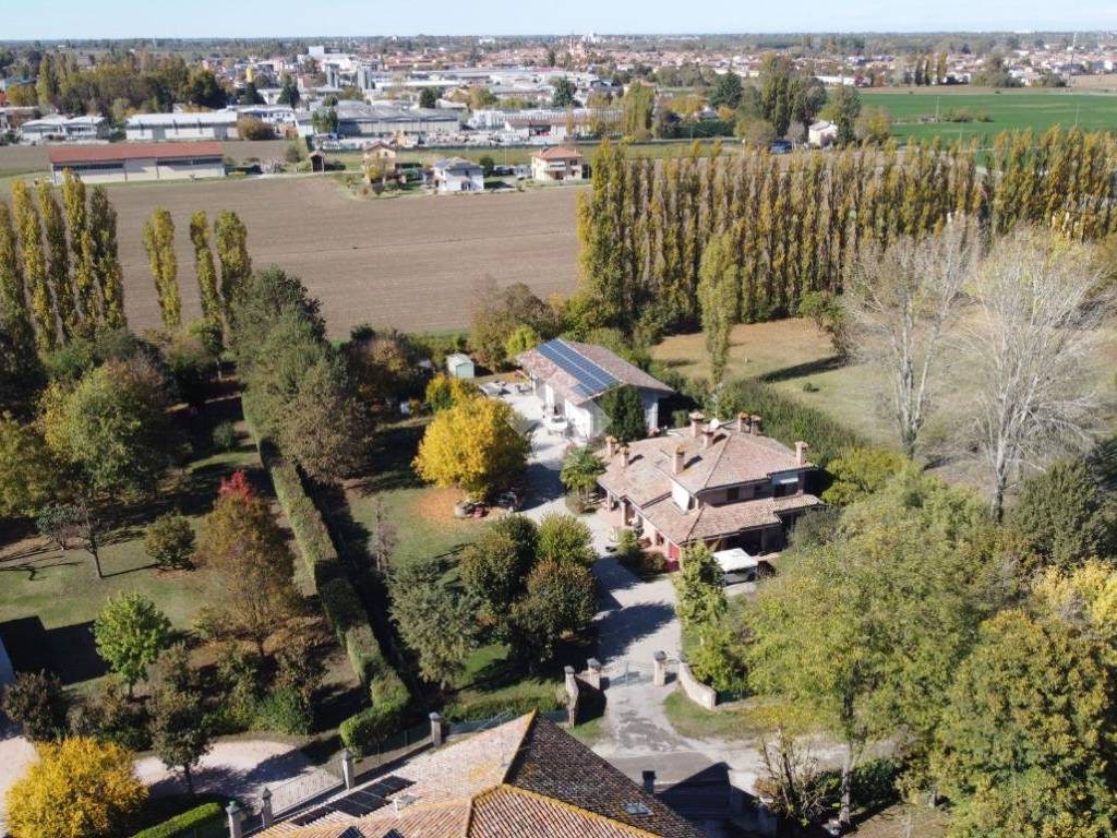 Villa a Castello d'argile in Via Primaria - Foto 2