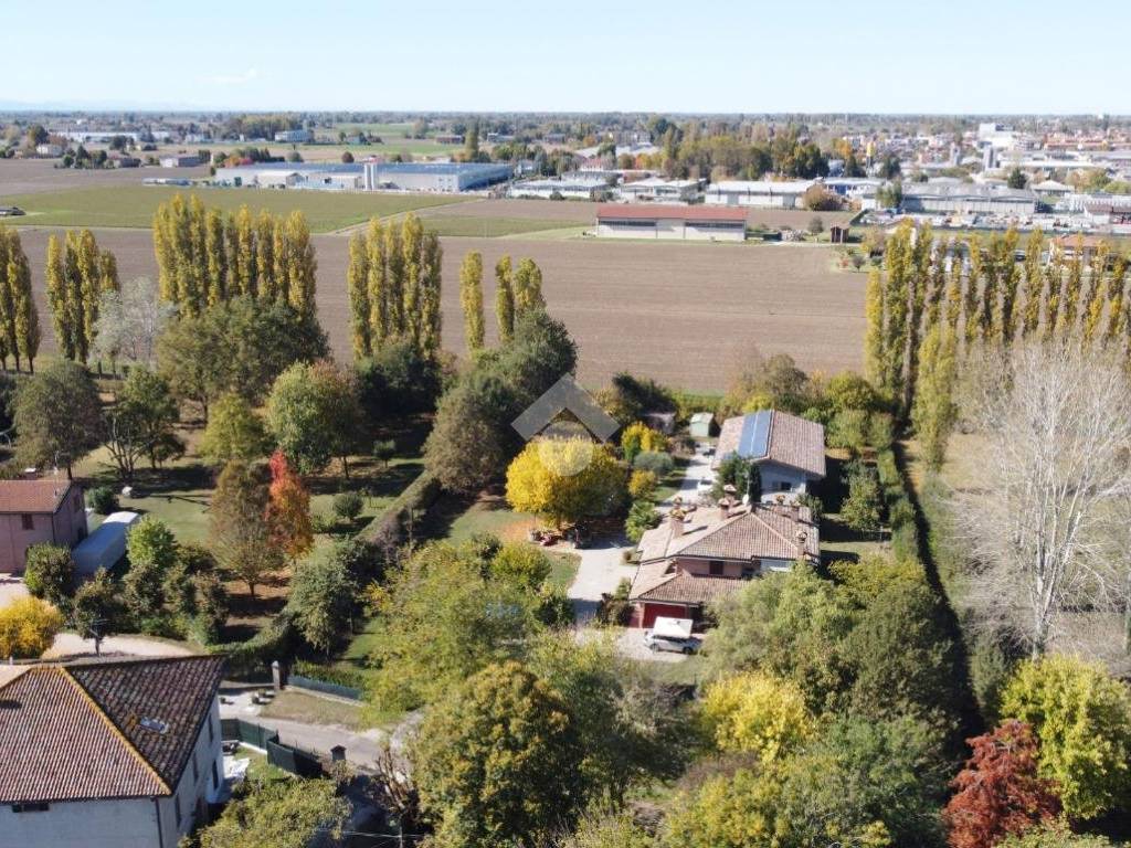 Villa a Castello d'argile in Via Primaria - Foto 3