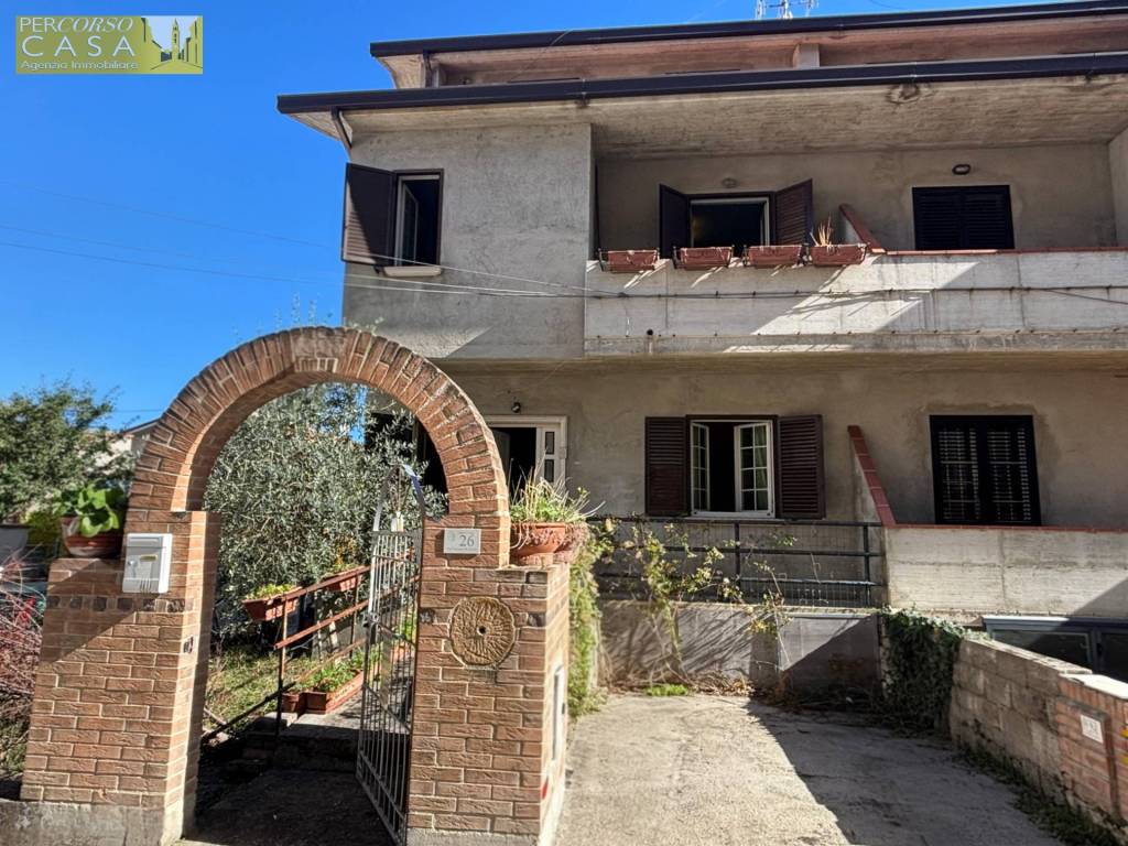 Villetta a schiera a Campli in Via De Briitis - Foto 2