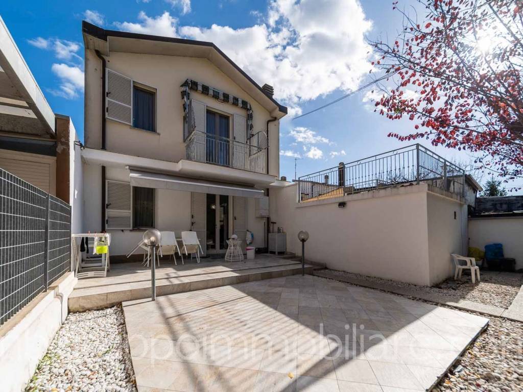 Casa indipendente a Rimini in Via Montescudo, 259 - Foto 2