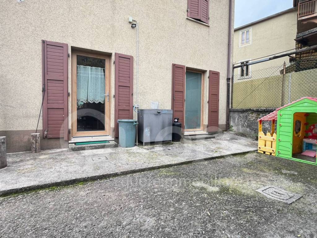 Casa indipendente a Verzegnis in Piazza Divisione Julia, 2 - Foto 3