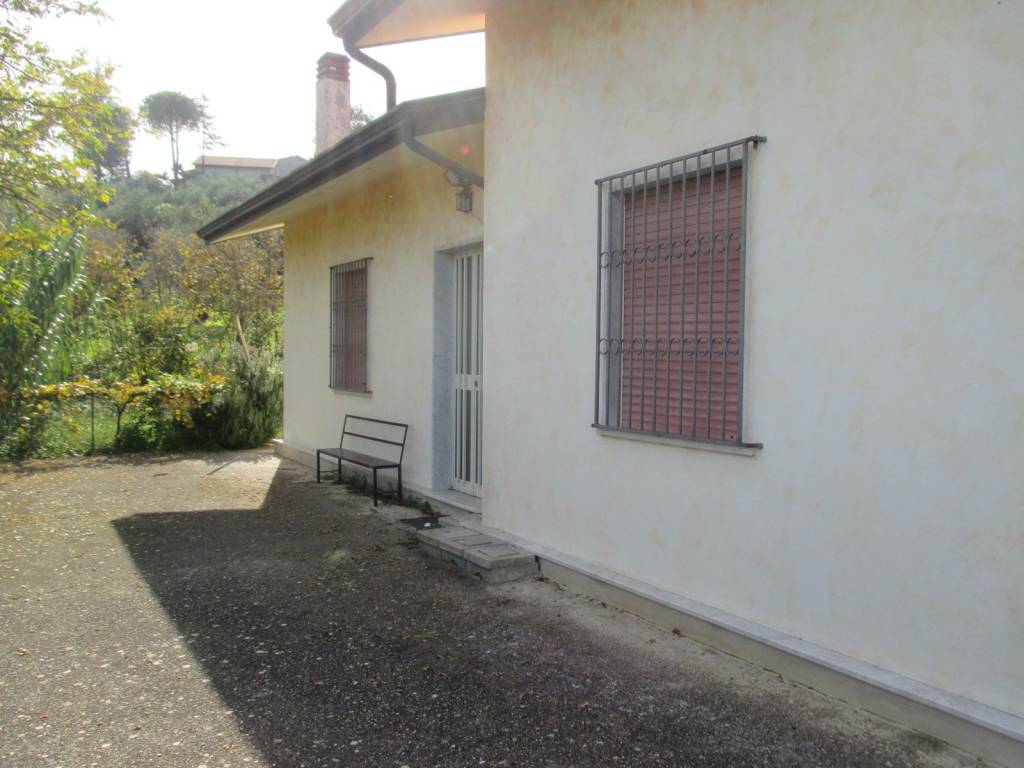 Villa a Campoli del monte taburno in Via Pantanelle - Foto 2