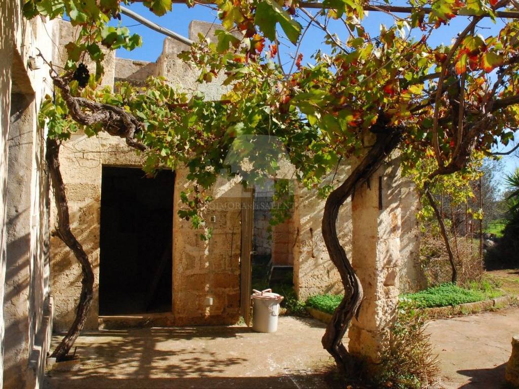 Casa indipendente a Castrignano del capo in Via Ofanto - Foto 3