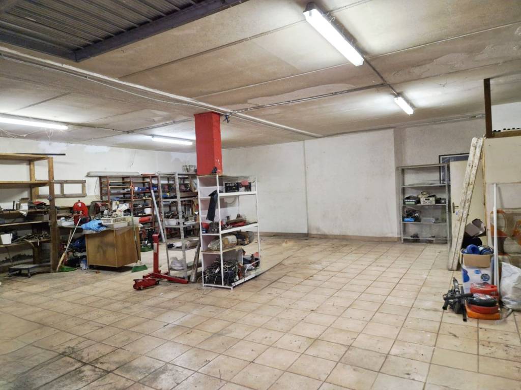 Box / garage a Spoleto in Via Giorgio Ambrosoli - Foto 4
