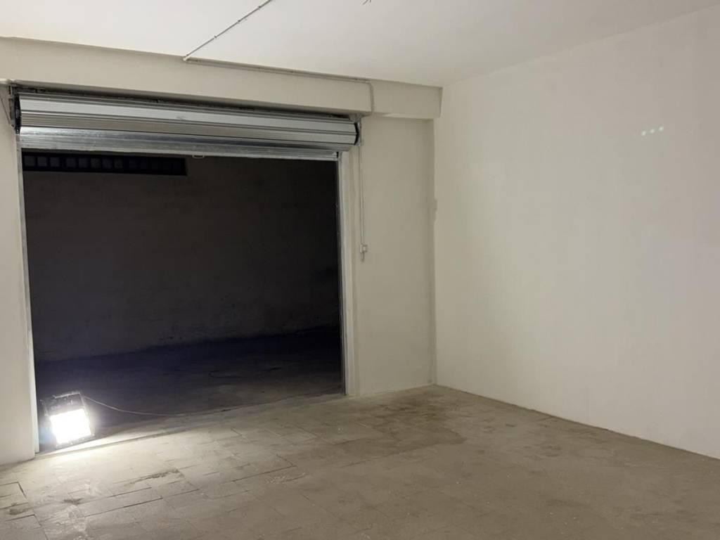 Box / garage a Valenzano in Via della Repubblica, 17 - Foto 3