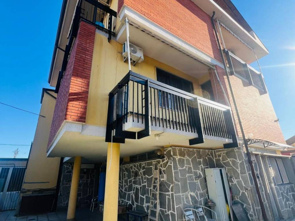 Villa a Orbassano in Via Fabio Filzi, 27 - Foto 3