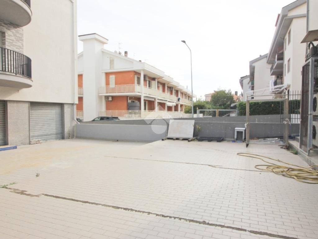 Box / garage a Campomarino in Piazza Karol Wojtyla, 5 - Foto 5