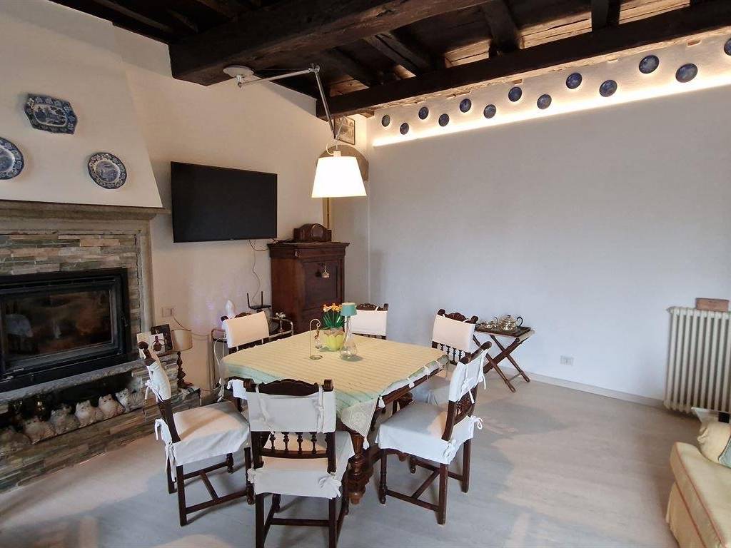 Appartamento a Erba in via corti - Foto 2