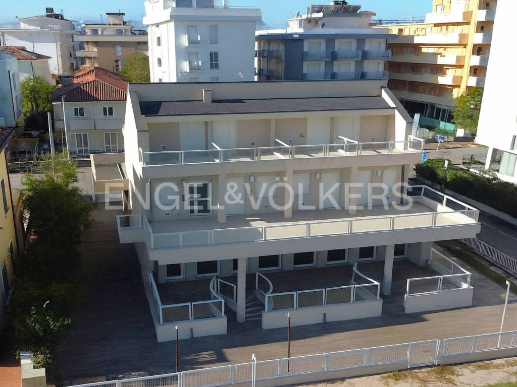 Casa indipendente a Riccione in Viale Gabriele D'Annunzio, 88 - Foto 3