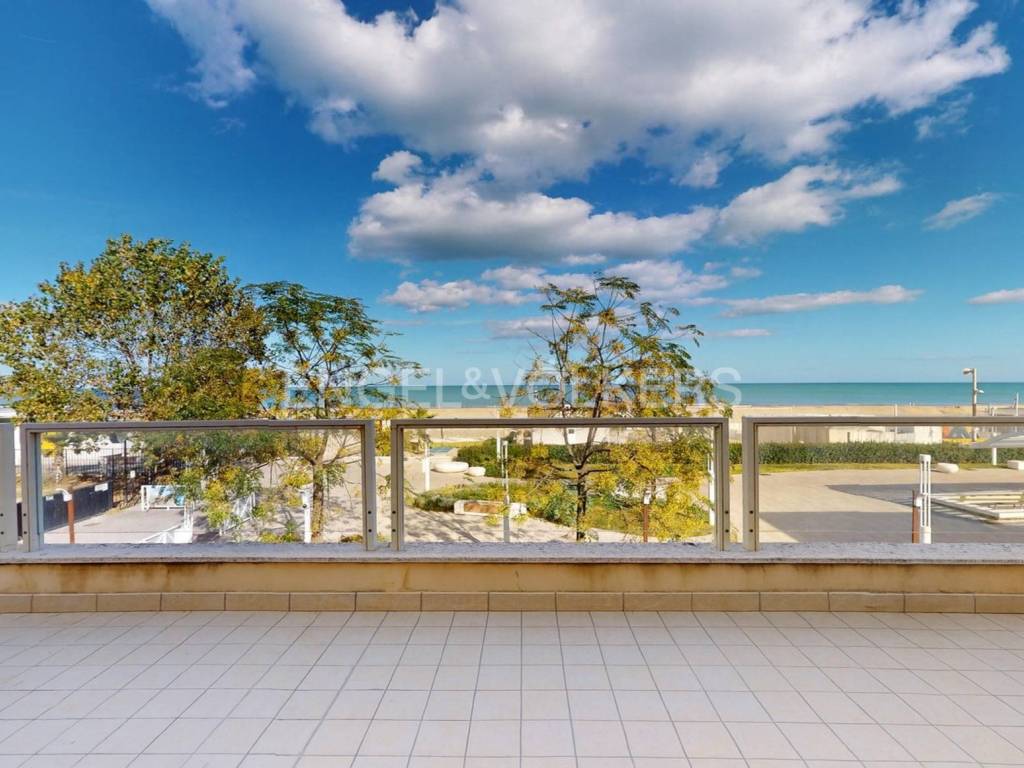 Casa indipendente a Riccione in Viale Gabriele D'Annunzio, 88 - Foto 4
