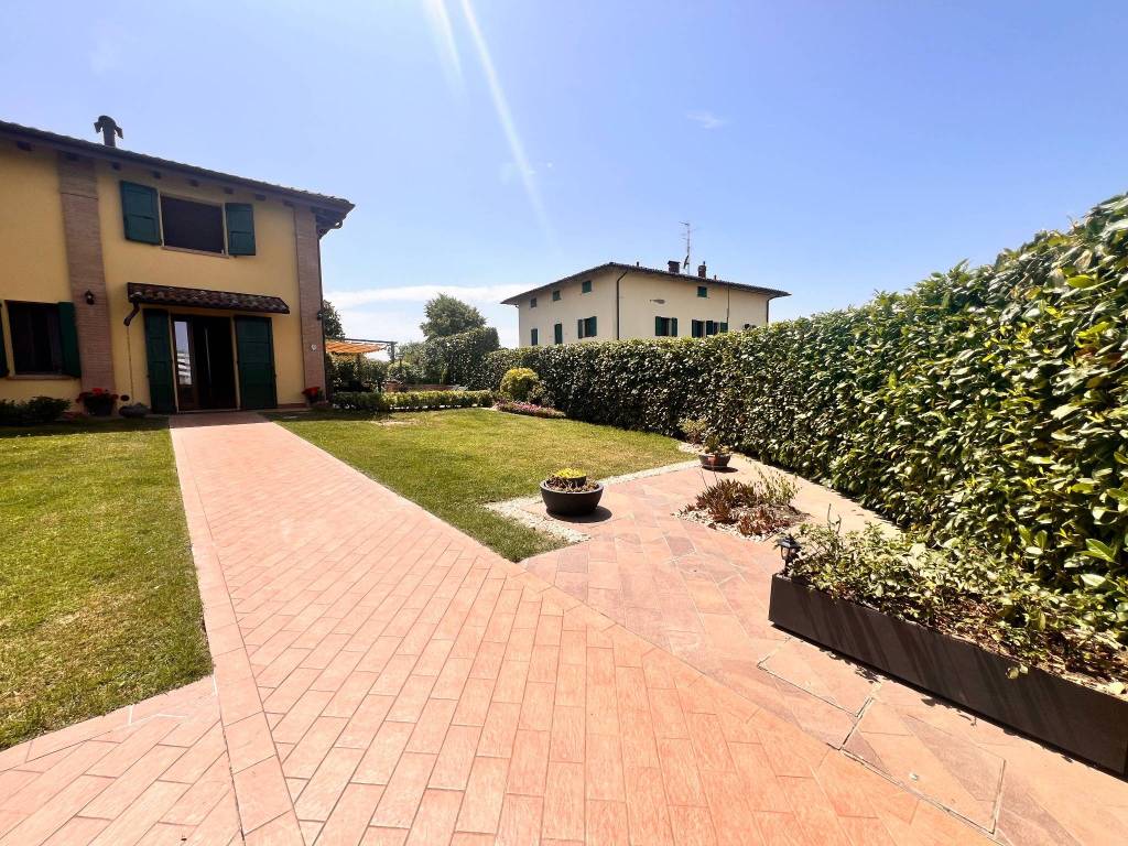 Appartamento a Valsamoggia in Via A. G. Roncalli Papa Giovanni XXIII, 18 - Foto 3