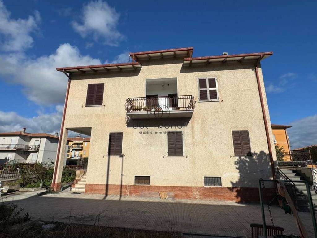 Appartamento a Spoleto in Via Alfredo Mascelluti - Foto 2
