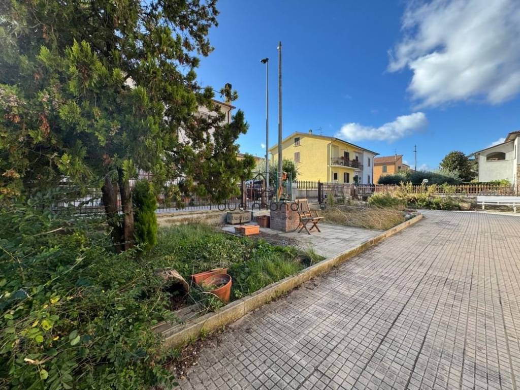 Appartamento a Spoleto in Via Alfredo Mascelluti - Foto 4