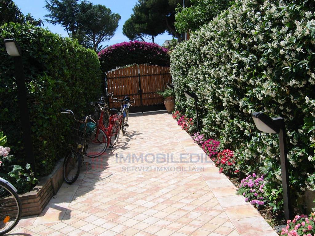 Villa a Santa marinella in Via Vittorio Veneto - Foto 3