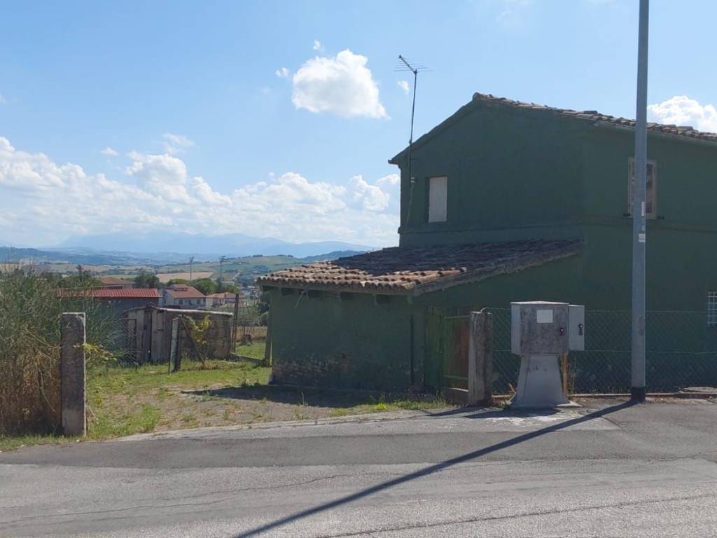 Casa indipendente a Appignano in Via Ugo Foscolo, 18 - Foto 2