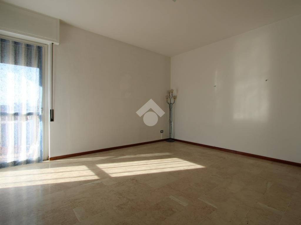 Appartamento a Bareggio in Via Enrico Toti, 9 - Foto 3