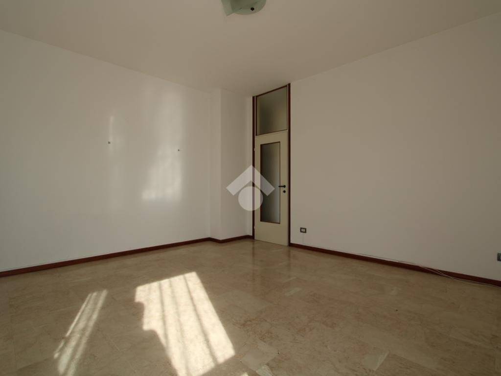 Appartamento a Bareggio in Via Enrico Toti, 9 - Foto 5