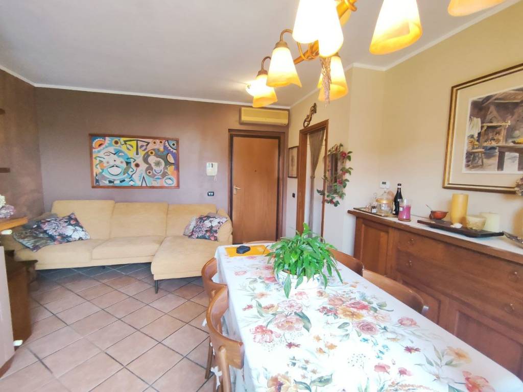 Appartamento a Saronno in Via Brianza, 57 - Foto 4