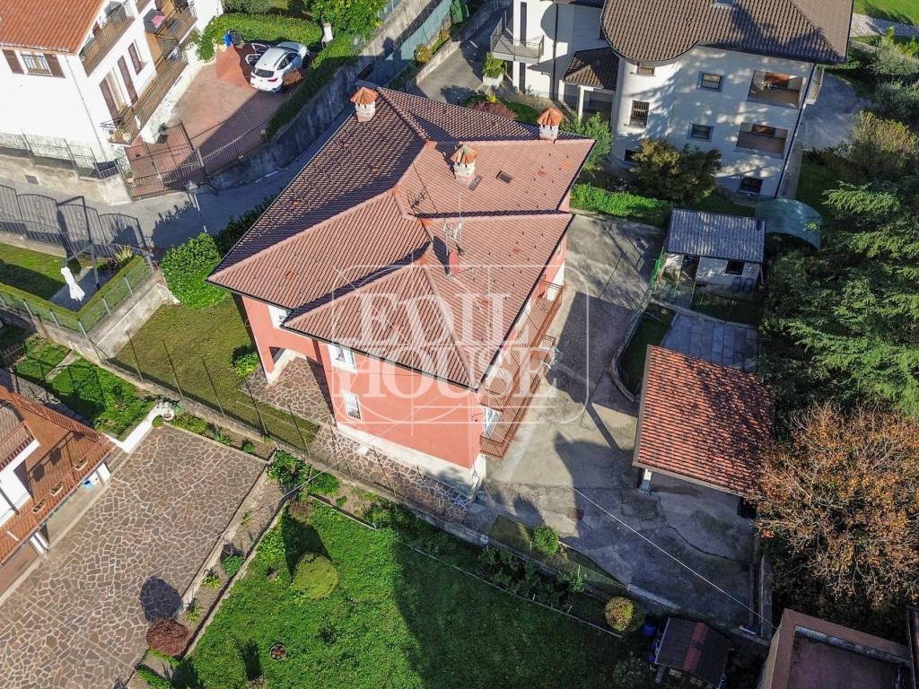 Villa a Cesana brianza in Via Alessandro Volta - Foto 2