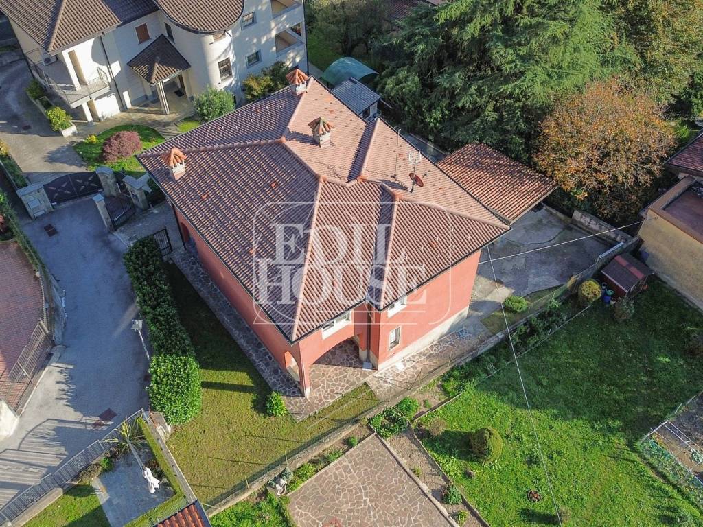 Villa a Cesana brianza in Via Alessandro Volta - Foto 3