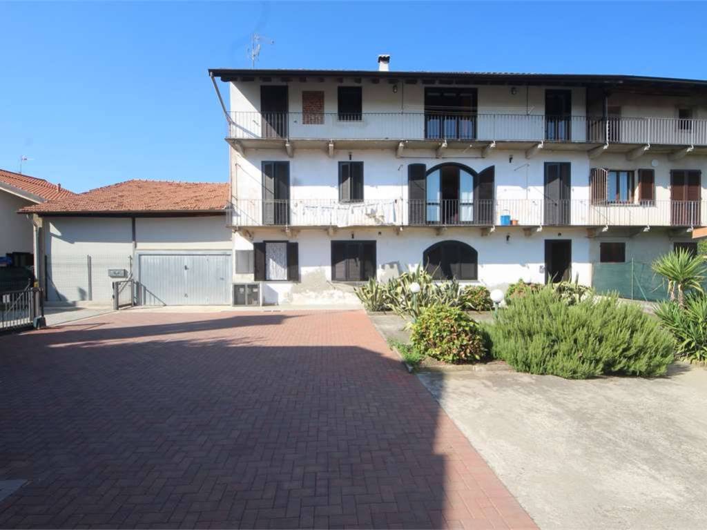 Rustico / casale a Oleggio - Foto 2