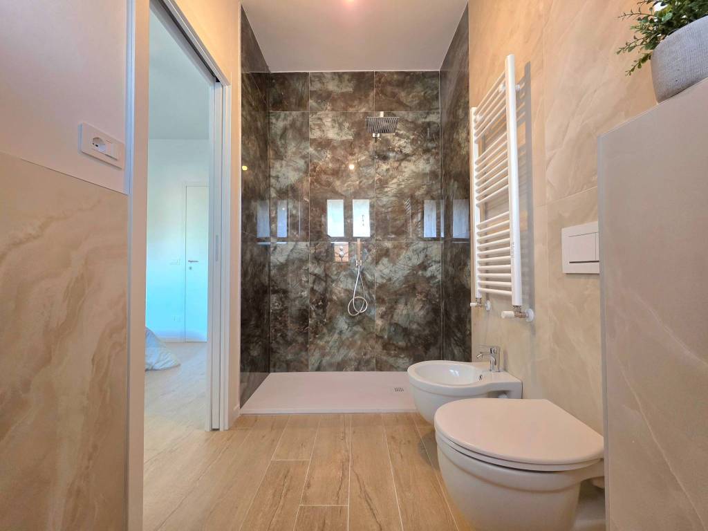 Appartamento a Bologna in Via degli Ortolani, 35 - Foto 2