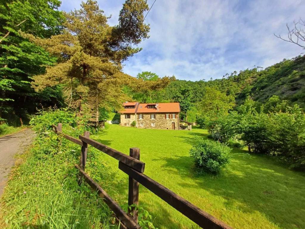 Rustico / casale a Pontinvrea in Via Ferriera d'Alto, 3 - Foto 2