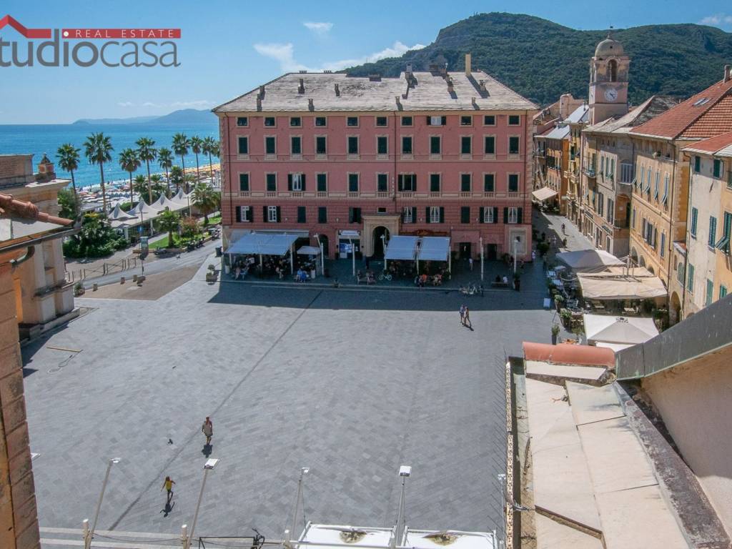 Attico / mansarda a Finale ligure in Piazza Vittorio Emanuele II - Foto 2