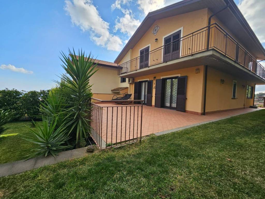 Appartamento a Zafferana etnea in via giacomo puccini, 17 - Foto 2