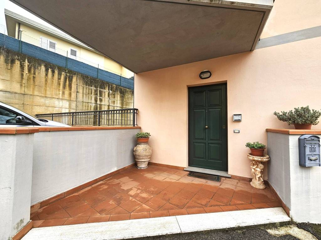 Villa a Figline e incisa valdarno in Via del Poggiolino - Foto 2