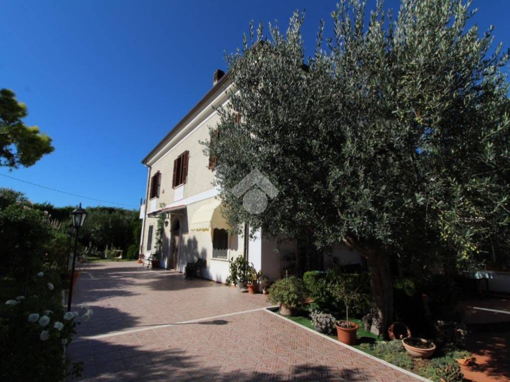 Villa a Pescara in Str. Vicinale Colle Breccia, 43 - Foto 2
