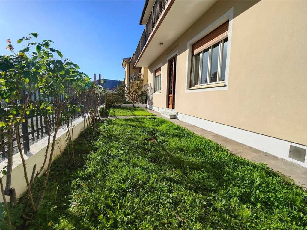 Villa a Lucca in Via Romana, 560 - Foto 2
