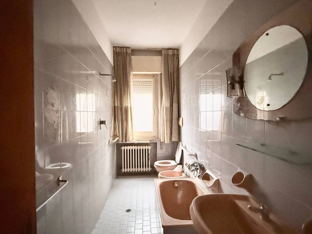 Villa a Riccione in Viale Fratelli Cairoli, 2 - Foto 4