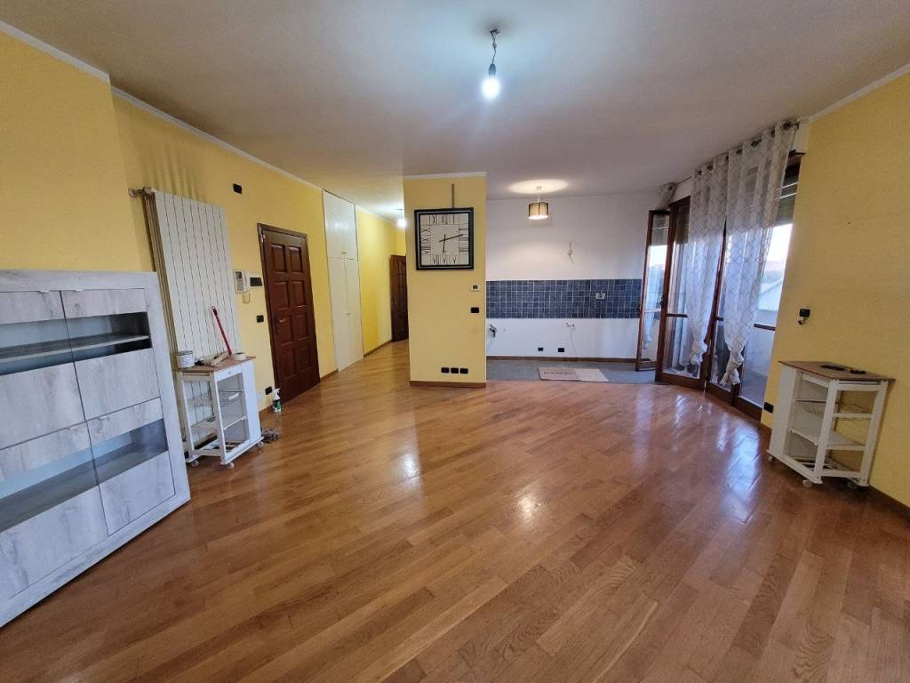 Appartamento a Beinasco in Via dei Villini, 26 - Foto 2