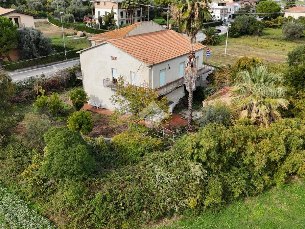 Casa indipendente a Alba adriatica in Via Abruzzo, 73 - Foto 3