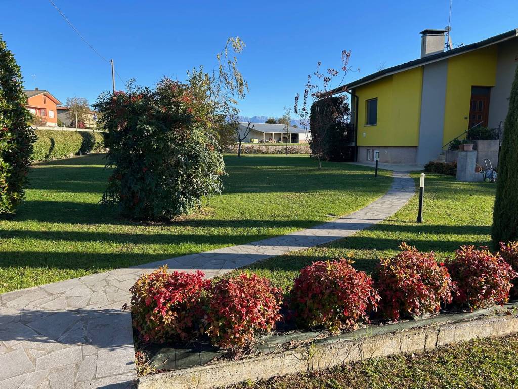 Villa a Colloredo di monte albano in Via Codugnella, 2 - Foto 2