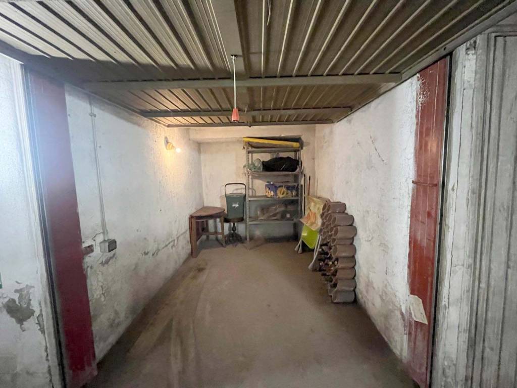 Box / garage a Albano laziale in Piazza Aldo Moro, 69 - Foto 3