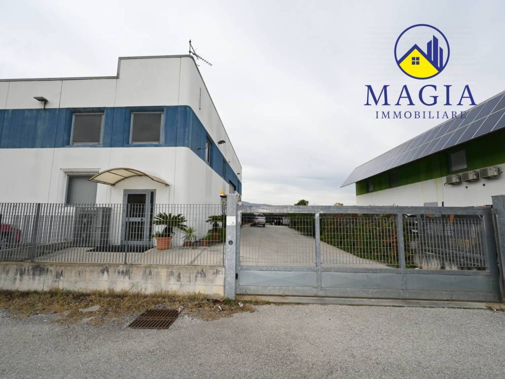Immobile a Controguerra in CONTRADA PIANE DI TRONTO - Foto 2